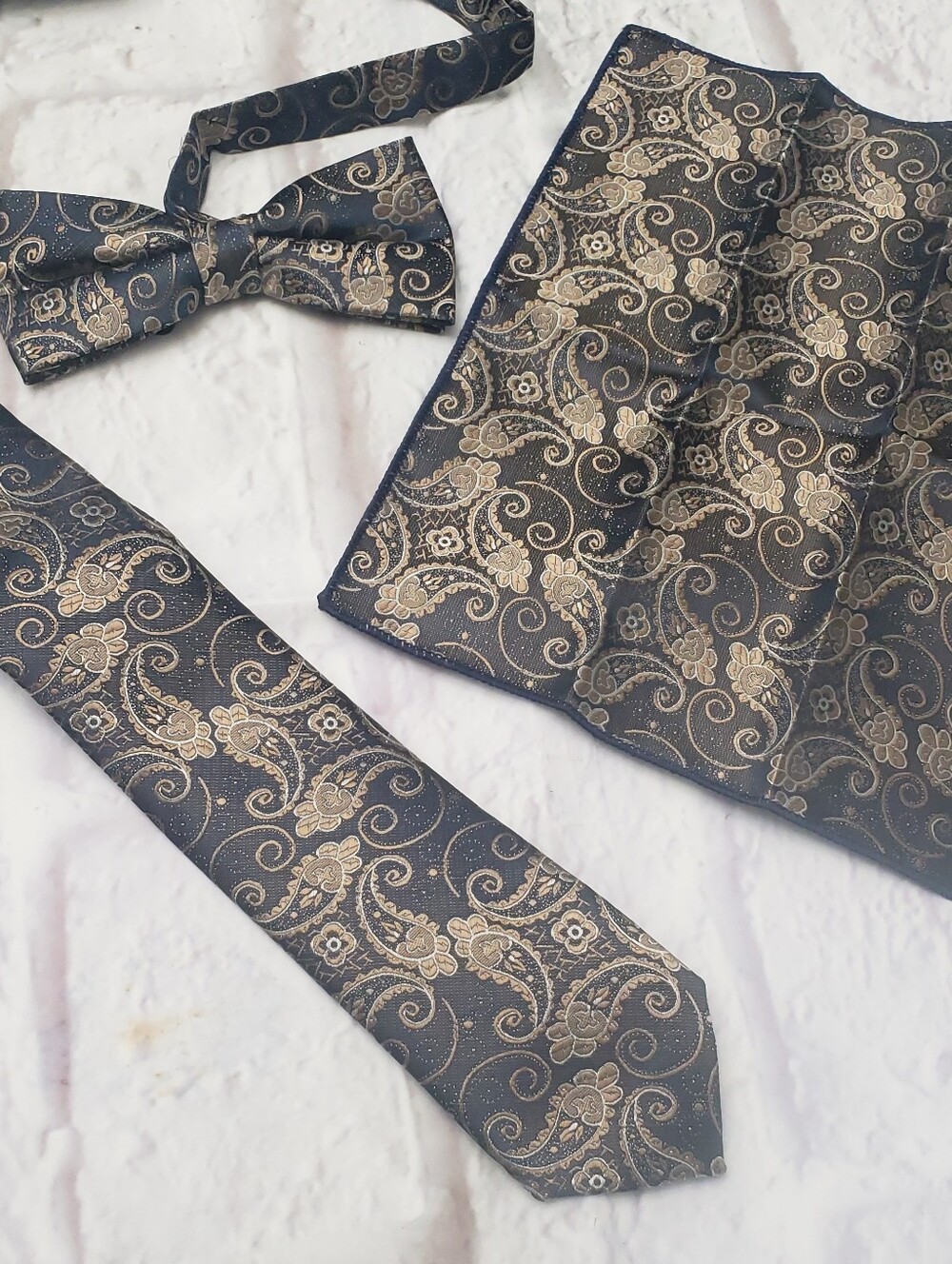 GUSLESON Men's Formal Set Paisley Neck Tie Bow Tie Pocket Square
